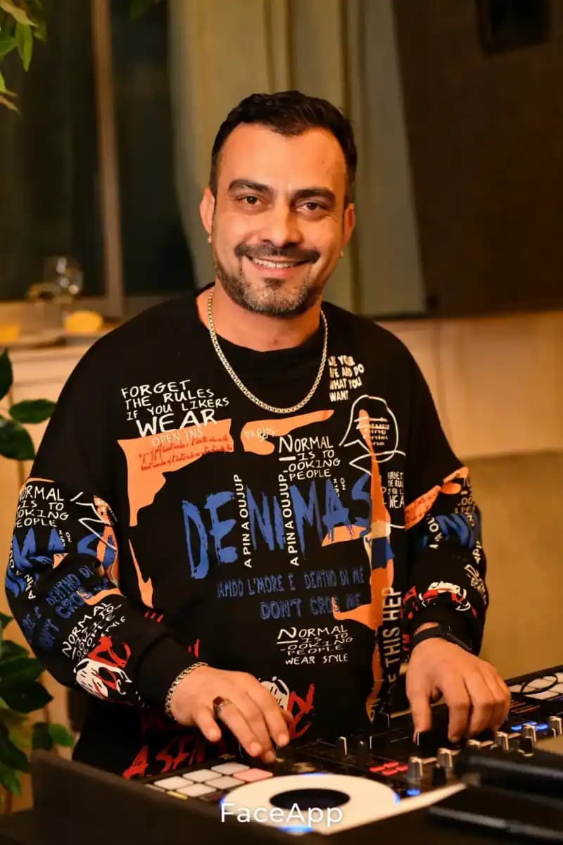 DJ AnaR